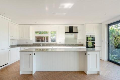 Chalk Lane, East Horsley, Leatherhead, KT24 photo 3