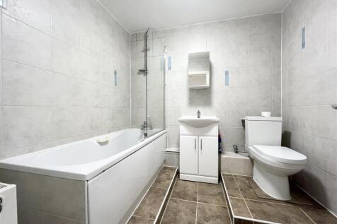 Turners Hill, Cheshunt photo 4