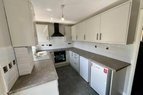 Kitchen (1/2)