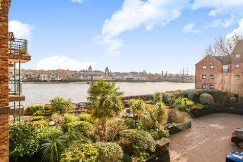 London, E14 - property photo