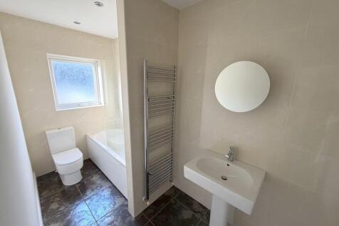Chatsworth Road, Chesterfield, Derbyshire photo 4