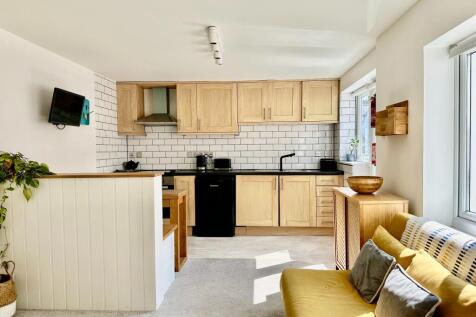 Exmouth, EX8 - property photo