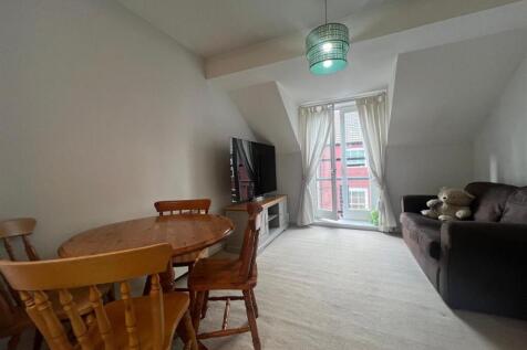 Livingroom...jpg