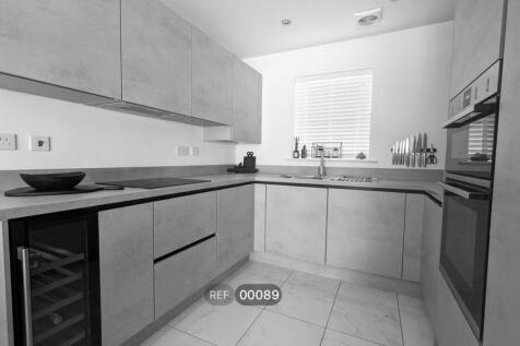 Kitchen &amp; Living area