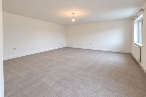 4 bedroom Detached House in Burstock Drive, Cottam, Preston photo 5