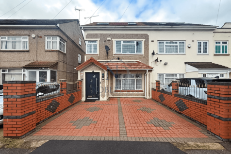 5 BEDROOM 3 BATHROOM SEMI-DETACHED HOUSE IN HAYES