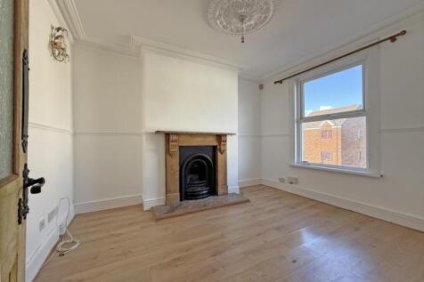 Northesk Street 40 - Lounge Front.jpg