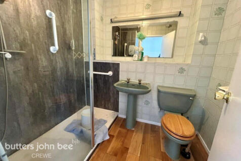 Bentley Drive, CREWE photo 5