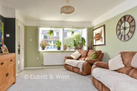 Lounge/ Dining Room