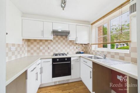 Rother Garth, South Elmsall, Pontefract, West Yorkshire, WF9 photo 3