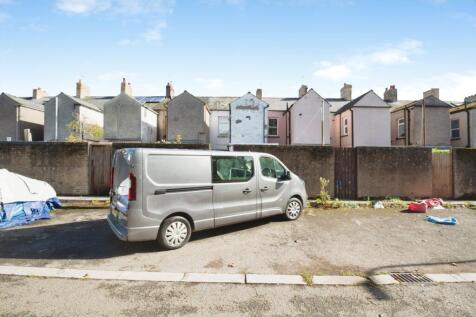 Rear Parking Bay