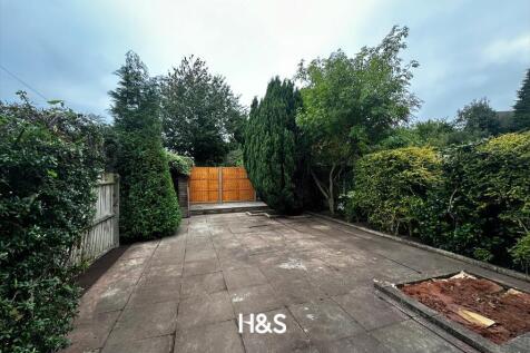 32 sandy hill external.jpg