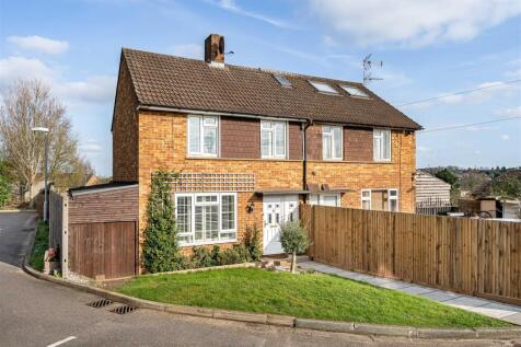 Hertford, SG14 - property photo