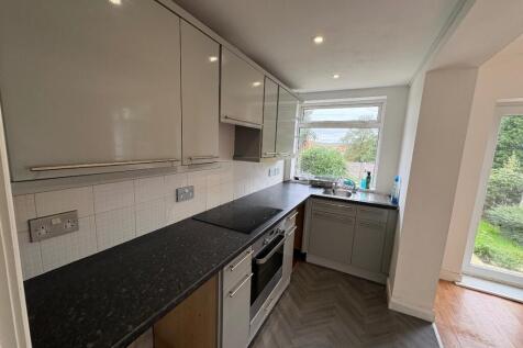 Plodder Lane, Farnworth, Bolton photo 5