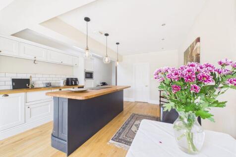 Kitchen/Breakfast Area