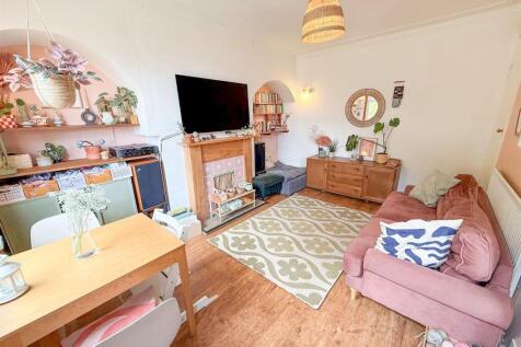 Sitting &amp; Dining Room