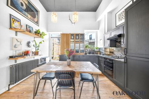 Kitchen / Dining