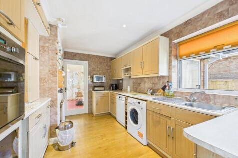 Kitchen: