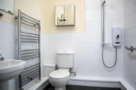 Bathroom 13e Penn.jpg