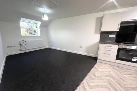Dam Mill Close, Codsall, Wolverhampton photo 3