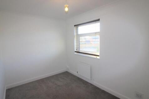 Front bedroom.JPG