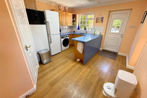 Facetune_11-07-20...