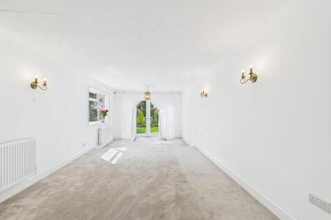 living room/dining room