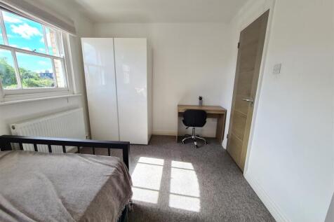 38 Pakenham Close Room 7B.jpg