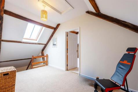 SECOND FLOOR LANDING