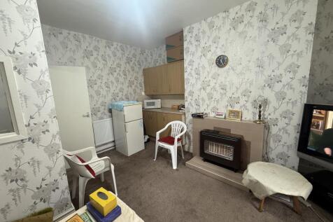 Moorbottom Road, HUDDERSFIELD photo 4