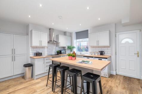 6-bed house on Beechwood View, Leeds, £3,770/mo