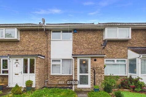 2-bed terraced on Pyhill, Bretton, Peterborough, PE3 8QH, £925/mo