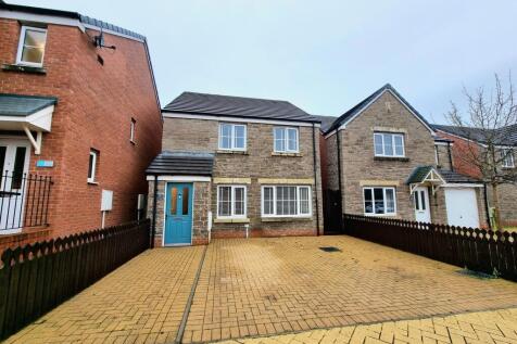 Front Of Property - Driveway