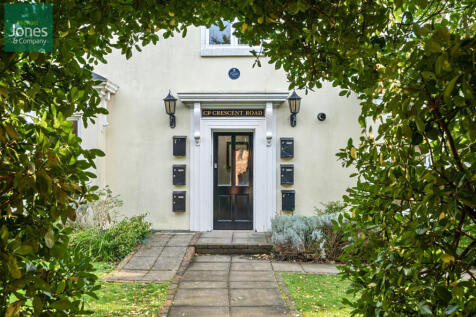 11d616cd-2c18-43d...