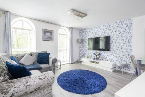 Lounge / Kitchen