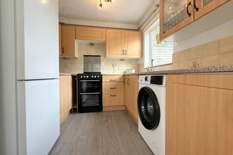 Brownbaker Court, Neath Hill photo 2