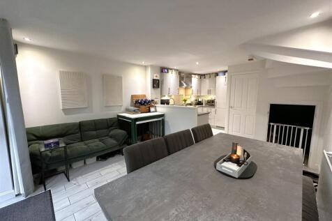 OPEN-PLAN Living/Dining Kitchen 497