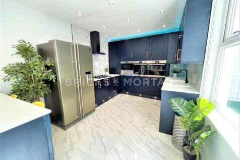 (173PPPW) Chester Crescent, Sandyford, Newcastle Upon Tyne photo 5
