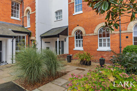 8664270-exteriorW...