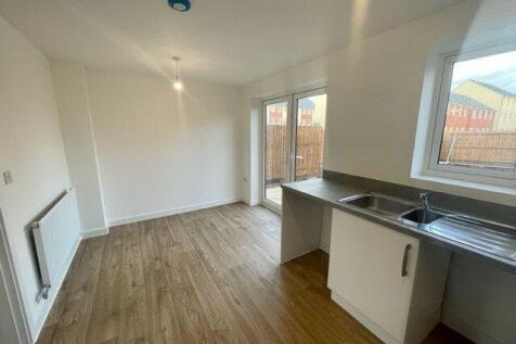 Kings Drive , Bridgwater, Somerset photo 4