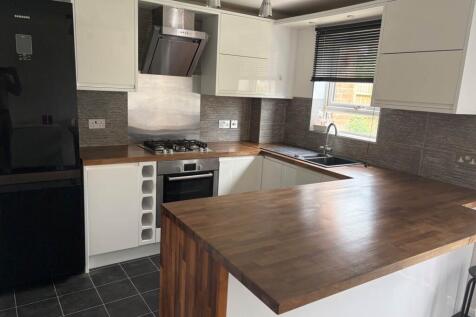 Milburn Avenue, Oldbrook photo 5