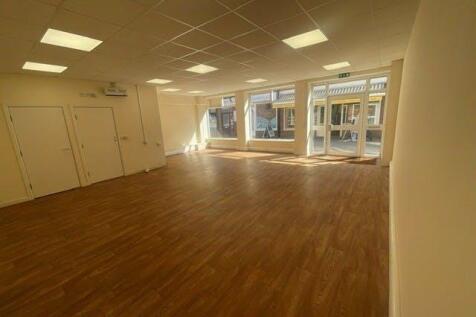 Retail Property (high street) to rent Image 4
