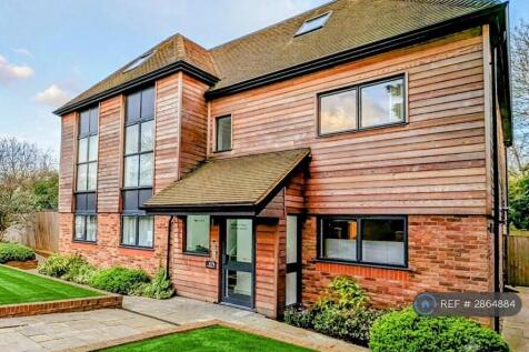 Front Of Braeburn Court N14 4hd