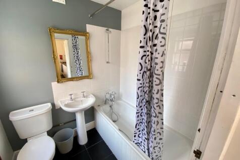 *BILLS INCLUDED* Bunbury Street, Nottingham, NG2 photo 4