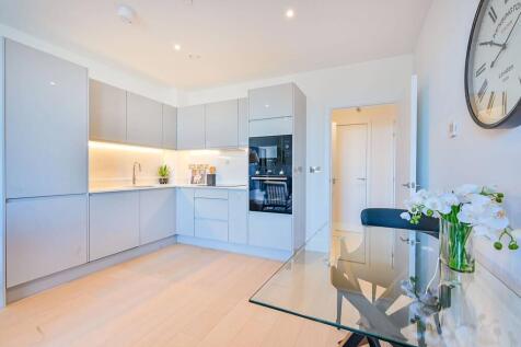 London, W3 - property photo