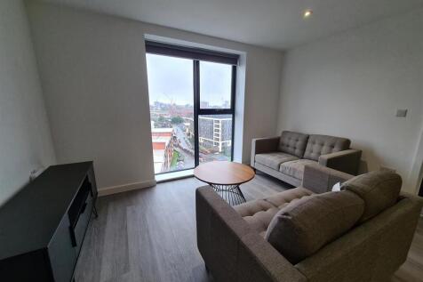 2-bed flat on Woden Street, Salford, M5, £1,400/mo