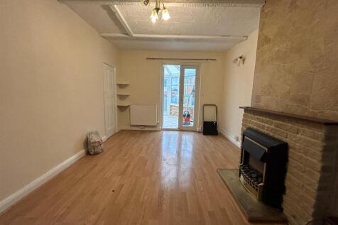 108 Sturgess Avenue Hendon, NW4 photo 3