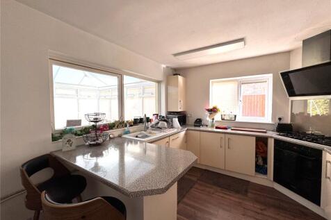 Whitehill Close, Camberley, Surrey, GU15 photo 3