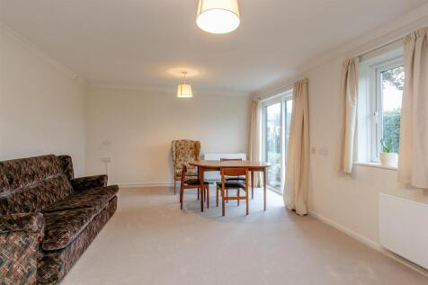 Fallodon Court, Henleaze Living Room.jpg