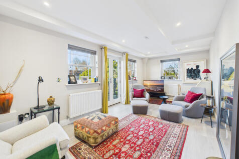 CAM01984G0-PR0538-STILL002